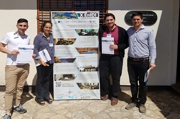 Equipo de la REPI exponiendo en el ENIDI 2009